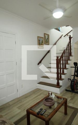 Casa à venda com 150m², 3 quartos e 2 vagasSala