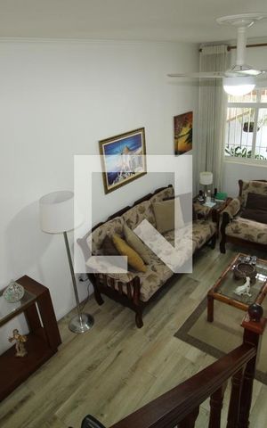 Casa à venda com 150m², 3 quartos e 2 vagasSala