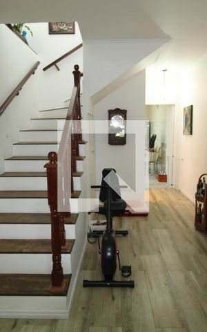 Casa à venda com 150m², 3 quartos e 2 vagasSala