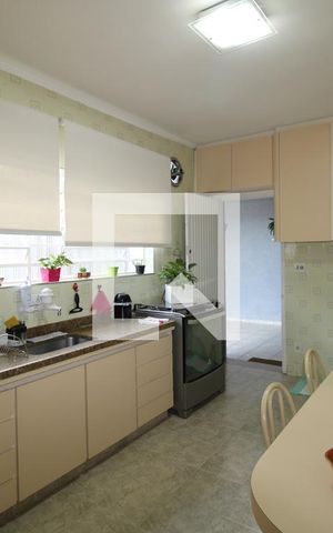 Casa à venda com 150m², 3 quartos e 2 vagasCozinha
