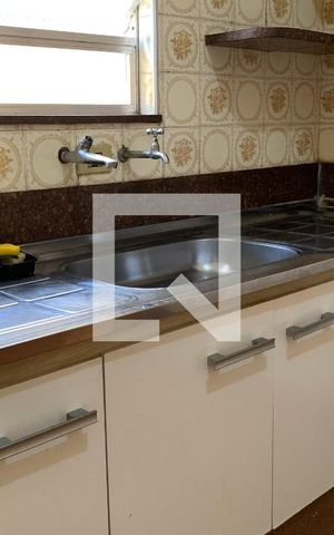 Casa para alugar com 130m², 3 quartos e 2 vagas Casa para alugar com 130m², 3 quartos e 2 vagasCozinha
