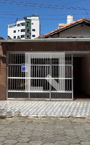 Casa para alugar com 130m², 3 quartos e 2 vagas Casa para alugar com 130m², 3 quartos e 2 vagasFachada