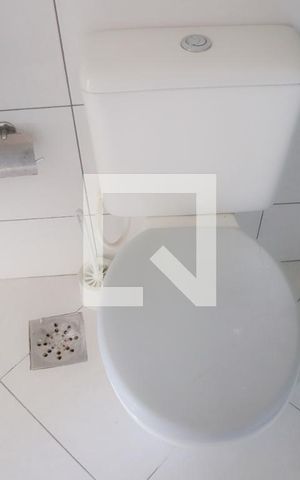 Apartamento à venda com 56m², 2 quartos e 1 vaga Apartamento à venda com 56m², 2 quartos e 1 vagaBanheiro