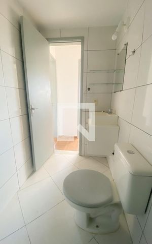 Apartamento à venda com 56m², 2 quartos e 1 vaga Apartamento à venda com 56m², 2 quartos e 1 vagaBanheiro
