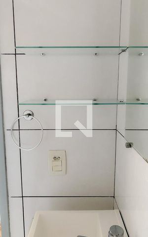 Apartamento à venda com 56m², 2 quartos e 1 vaga Apartamento à venda com 56m², 2 quartos e 1 vagaBanheiro