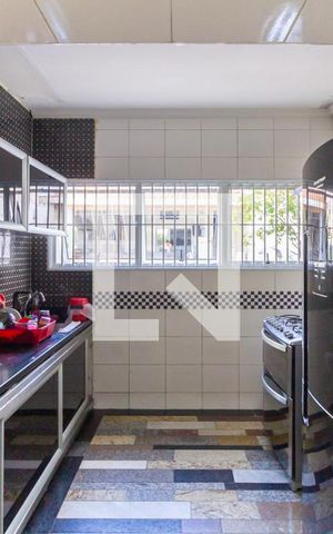Casa à venda com 380m², 4 quartos e 5 vagas Casa à venda com 380m², 4 quartos e 5 vagasCozinha