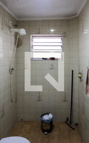 Casa para alugar com 100m², 2 quartos e 2 vagas Casa para alugar com 100m², 2 quartos e 2 vagasBanheiro Social 02