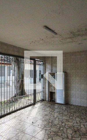 Casa para alugar com 100m², 2 quartos e 2 vagas Casa para alugar com 100m², 2 quartos e 2 vagasGaragem