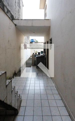 Casa para alugar com 100m², 2 quartos e 2 vagas Casa para alugar com 100m², 2 quartos e 2 vagasCorredor Lateral
