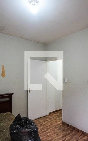 Casa para alugar com 100m², 2 quartos e 2 vagas Casa para alugar com 100m², 2 quartos e 2 vagasQuarto 02