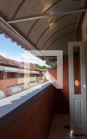 Casa de condomínio à venda com 210m², 3 quartos e 2 vagas Casa de condomínio à venda com 210m², 3 quartos e 2 vagasSacada da Suíte 3