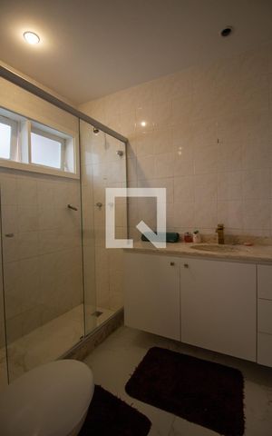 Casa de condomínio à venda com 210m², 3 quartos e 2 vagas Casa de condomínio à venda com 210m², 3 quartos e 2 vagasBanheiro da Suíte 3