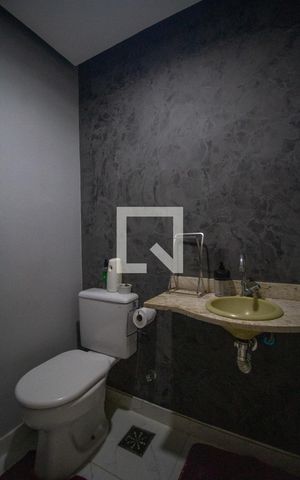 Casa de condomínio à venda com 210m², 3 quartos e 2 vagas Casa de condomínio à venda com 210m², 3 quartos e 2 vagasLavabo