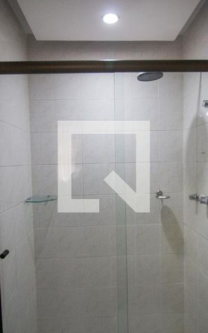 Casa de condomínio à venda com 210m², 3 quartos e 2 vagas Casa de condomínio à venda com 210m², 3 quartos e 2 vagasBanheiro da Suíte 2