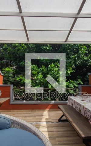 Casa de condomínio à venda com 210m², 3 quartos e 2 vagas Casa de condomínio à venda com 210m², 3 quartos e 2 vagasTerraço