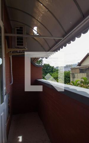 Casa de condomínio à venda com 210m², 3 quartos e 2 vagas Casa de condomínio à venda com 210m², 3 quartos e 2 vagasSacada da Suíte 3