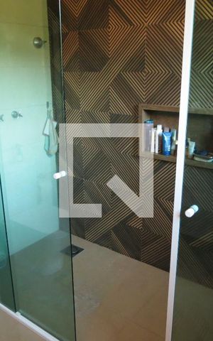 Casa à venda com 424m², 5 quartos e 4 vagasBanheiro Quarto 2