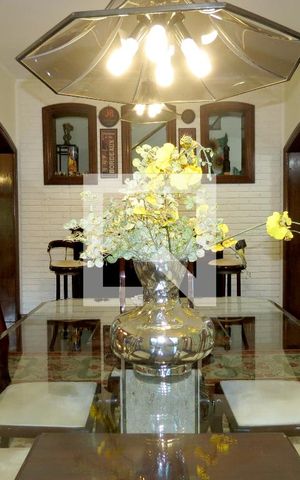 Casa à venda com 424m², 5 quartos e 4 vagasSala de Jantar