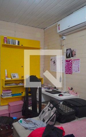 Casa à venda com 180m², 6 quartos e 1 vaga Casa à venda com 180m², 6 quartos e 1 vagaQuarto 4