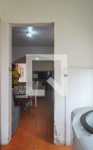 Casa à venda com 180m², 6 quartos e 1 vaga Casa à venda com 180m², 6 quartos e 1 vagaÁrea de Serviço