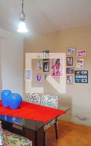 Casa à venda com 180m², 6 quartos e 1 vaga Casa à venda com 180m², 6 quartos e 1 vagaSala de Jantar