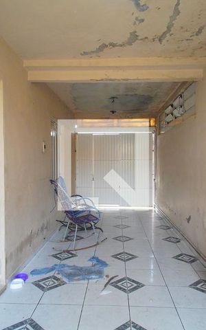 Casa à venda com 180m², 6 quartos e 1 vaga Casa à venda com 180m², 6 quartos e 1 vagaGaragem