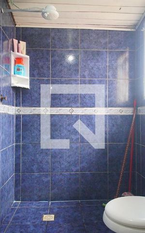 Casa à venda com 180m², 6 quartos e 1 vaga Casa à venda com 180m², 6 quartos e 1 vagaBanheiro 2