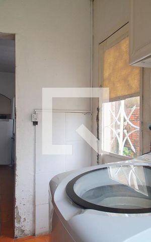 Casa à venda com 180m², 6 quartos e 1 vaga Casa à venda com 180m², 6 quartos e 1 vagaÁrea de Serviço