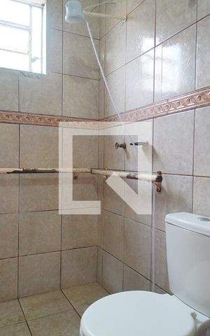 Casa à venda com 180m², 6 quartos e 1 vaga Casa à venda com 180m², 6 quartos e 1 vagaBanheiro 1