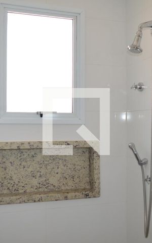 Apartamento à venda com 81m², 3 quartos e 2 vagasBanheiro da Suite