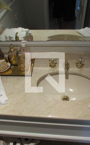 Apartamento à venda com 164m², 4 quartos e 3 vagasBanheiro Social