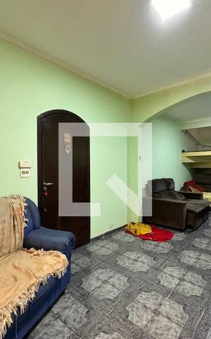 Casa à venda com 203m², 3 quartos e 2 vagas Casa à venda com 203m², 3 quartos e 2 vagasSala