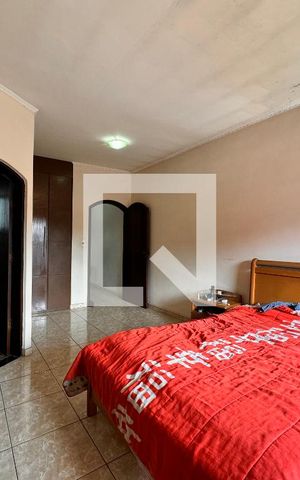 Casa à venda com 203m², 3 quartos e 2 vagas Casa à venda com 203m², 3 quartos e 2 vagasSuite