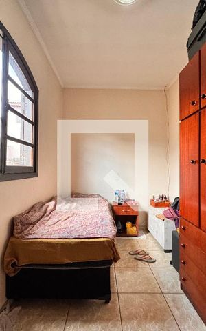 Casa à venda com 203m², 3 quartos e 2 vagas Casa à venda com 203m², 3 quartos e 2 vagasQuarto 2
