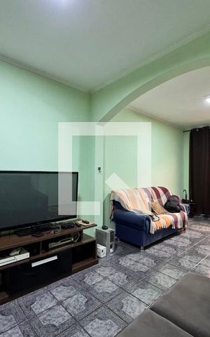 Casa à venda com 203m², 3 quartos e 2 vagas Casa à venda com 203m², 3 quartos e 2 vagasSala