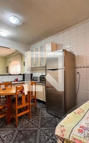 Casa à venda com 203m², 3 quartos e 2 vagas Casa à venda com 203m², 3 quartos e 2 vagasCozinha