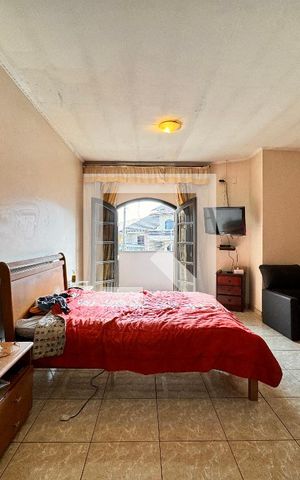 Casa à venda com 203m², 3 quartos e 2 vagas Casa à venda com 203m², 3 quartos e 2 vagasSuite