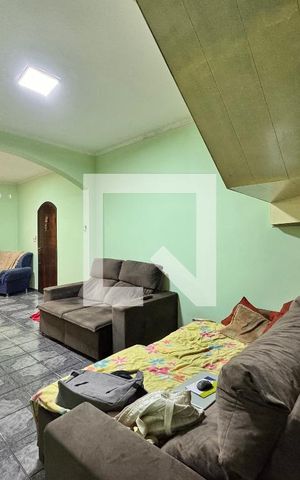 Casa à venda com 203m², 3 quartos e 2 vagas Casa à venda com 203m², 3 quartos e 2 vagasSala