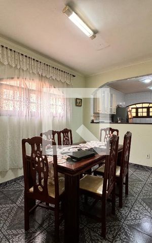 Casa à venda com 203m², 3 quartos e 2 vagas Casa à venda com 203m², 3 quartos e 2 vagasCopa