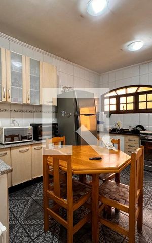 Casa à venda com 203m², 3 quartos e 2 vagas Casa à venda com 203m², 3 quartos e 2 vagasCozinha