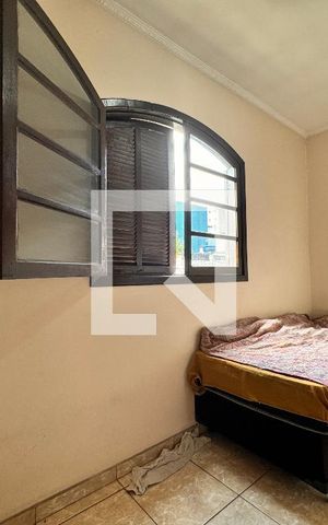 Casa à venda com 203m², 3 quartos e 2 vagas Casa à venda com 203m², 3 quartos e 2 vagasQuarto 2