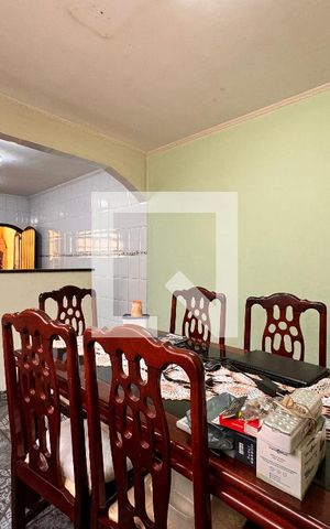 Casa à venda com 203m², 3 quartos e 2 vagas Casa à venda com 203m², 3 quartos e 2 vagasCopa