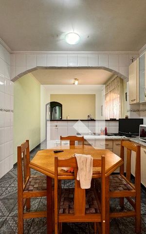 Casa à venda com 203m², 3 quartos e 2 vagas Casa à venda com 203m², 3 quartos e 2 vagasCozinha