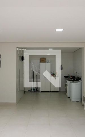 Casa à venda com 330m², 3 quartos e 6 vagasÁrea de Serviço