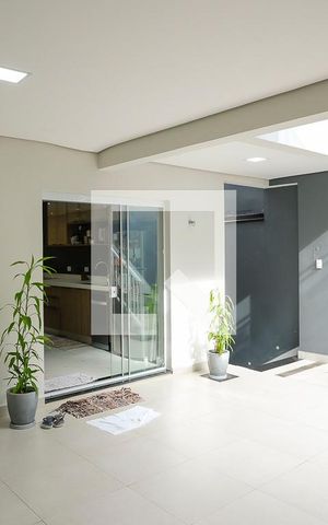 Casa à venda com 330m², 3 quartos e 6 vagasÁrea de Serviço