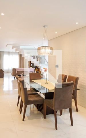 Casa à venda com 330m², 3 quartos e 6 vagasSala de Jantar