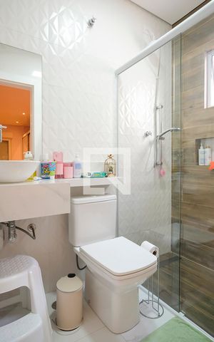 Casa à venda com 330m², 3 quartos e 6 vagasBanheiro da Suíte 3