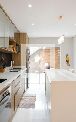 Casa à venda com 330m², 3 quartos e 6 vagasCozinha