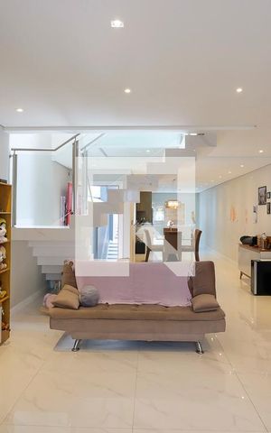 Casa à venda com 330m², 3 quartos e 6 vagasSala