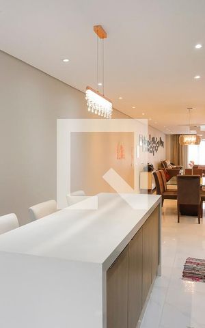 Casa à venda com 330m², 3 quartos e 6 vagasCozinha